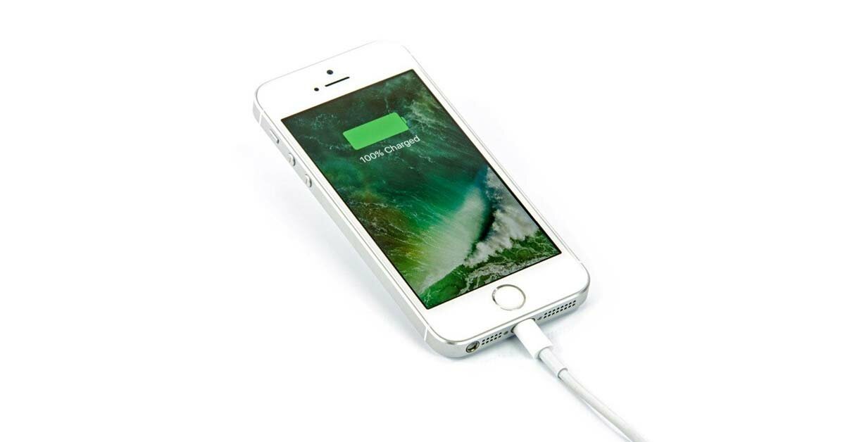 iPhone power bank 100% fully charged